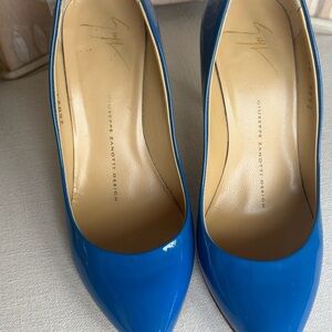 Vero Cuoio Women's Blue Heels